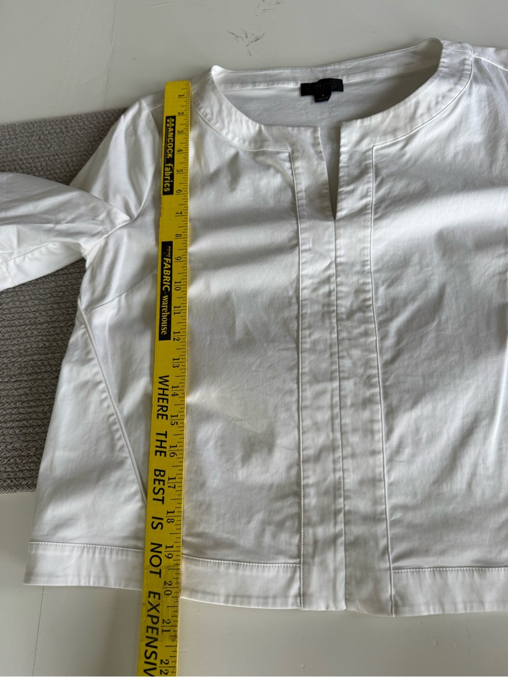Carlisle Collection White Structured Minimalist Cotton Short Sleeve Blouse Sz 6 - Picture 6 of 8